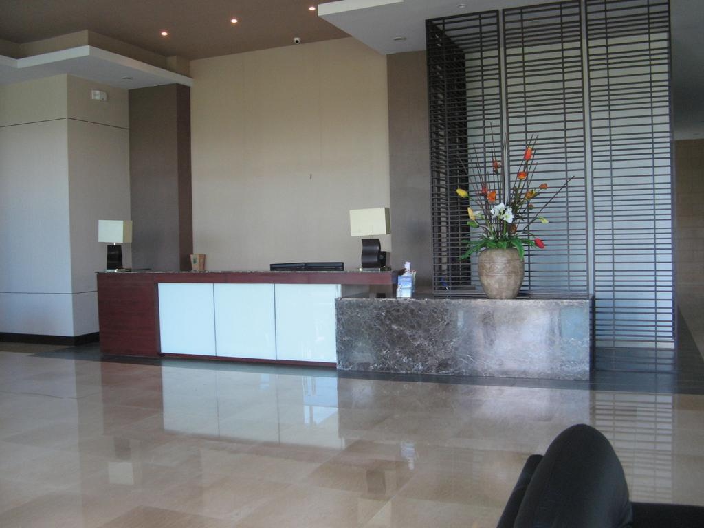La Mirada Residence , Large 1 Bedroom Condo, Beaches , 3 Pools, Ocean Views, Fast Wifi, Netflix, Breakfast Included Lapu-Lapu City Quarto foto